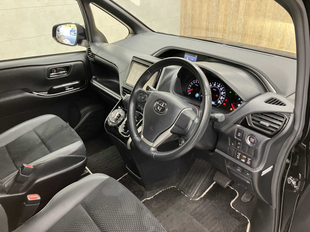 トヨタ ヴォクシー 2.0 ZS 煌Ⅲの中古車