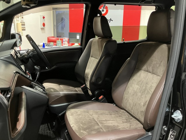 トヨタ エスクァイア 2.0 Gi プレミアムパッケージの中古車