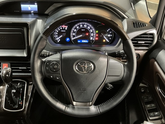 トヨタ エスクァイア 2.0 Gi プレミアムパッケージの中古車