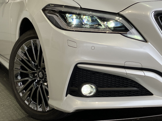トヨタ クラウン ハイブリッド 2.5 G エグゼクティブ Four 4WDの中古車