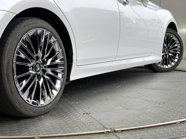 トヨタ クラウン ハイブリッド 2.5 G エグゼクティブ Four 4WDの中古車