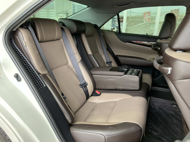 トヨタ クラウンマジェスタ 3.5 Fバージョン Jフロンティアの中古車