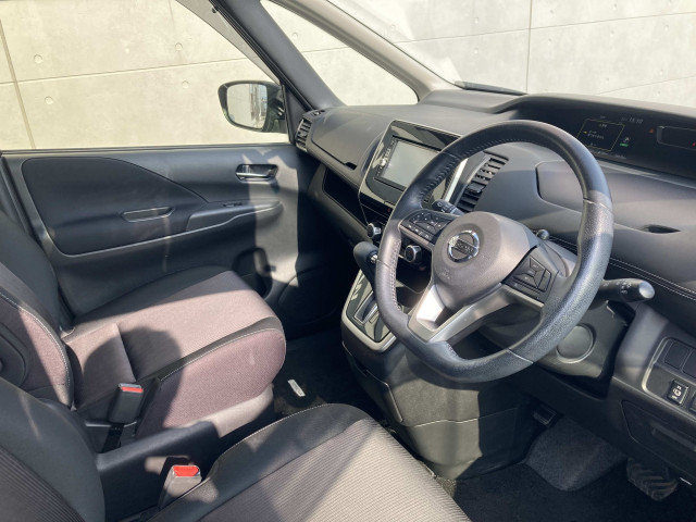 日産 セレナ 2.0 ハイウェイスターの中古車