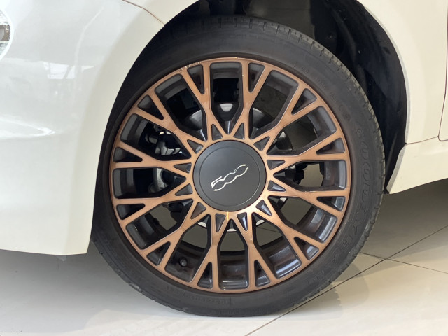 フィアット 500C 120th タキシードの中古車