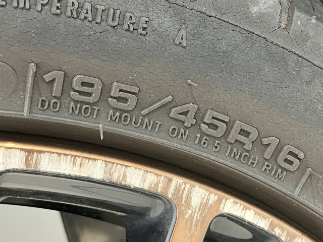 フィアット 500C 120th タキシードの中古車