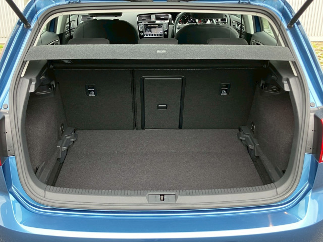 フォルクスワーゲン ゴルフ TSI ハイラインの中古車