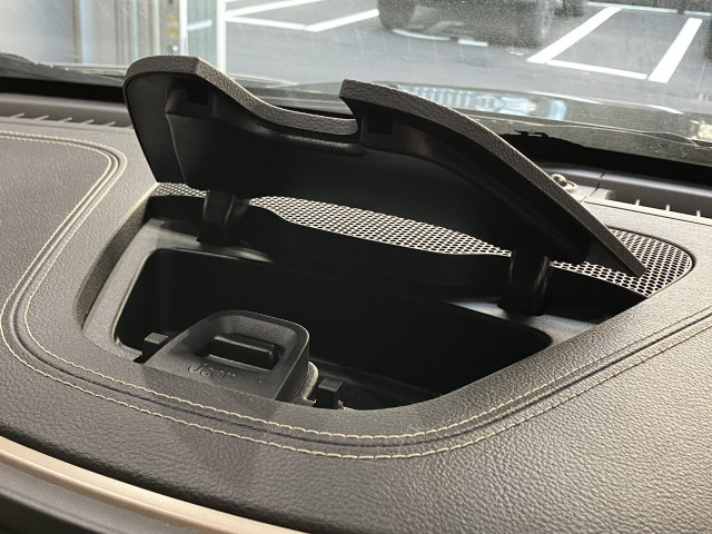 ジープ チェロキー リミテッド 4WDの中古車