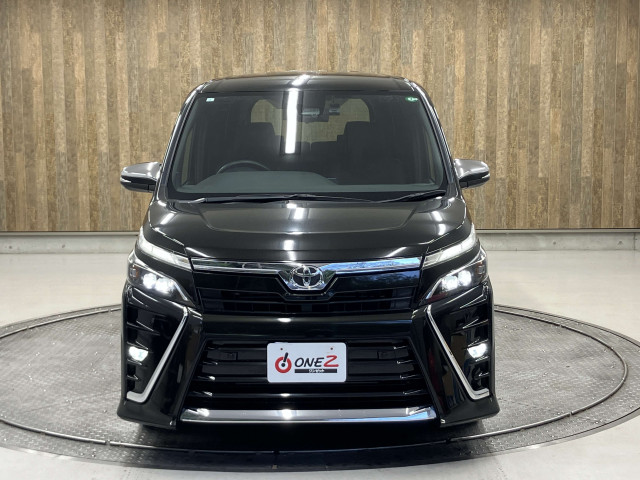 ご納車前には自社認証工場にてしっかり法定点検を行います！エンジンオイル・オイルエレメント・ワイパーゴム等の標準交換部品以外にも点検後交換が必要な消耗部品等も交換・整備致します
