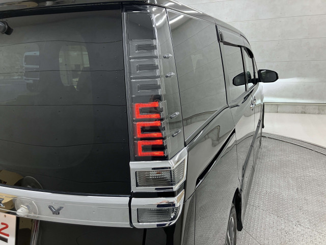 トヨタ ヴォクシー 2.0 ZS 煌Ⅲの中古車