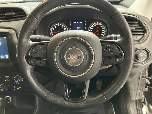 ジープ レネゲード ナイトイーグルの中古車