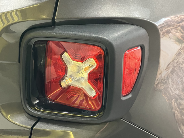 ジープ レネゲード ナイトイーグルの中古車