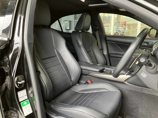 レクサス IS 300h Fスポーツの中古車