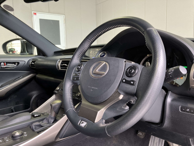 レクサス IS 300h Fスポーツの中古車