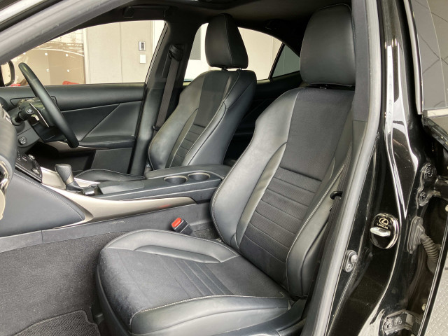 レクサス IS 300h Fスポーツの中古車
