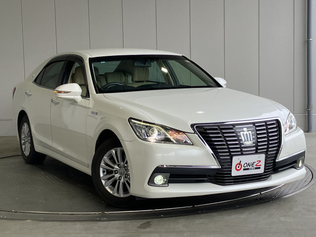 トヨタ クラウンロイヤルハイブリッド ハイブリッド 2.5 ロイヤルサルーンの中古車