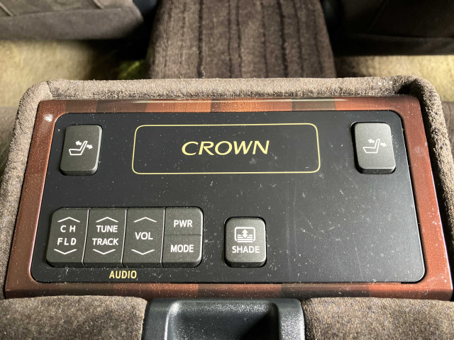 トヨタ クラウンロイヤルハイブリッド ハイブリッド 2.5 ロイヤルサルーンGの中古車