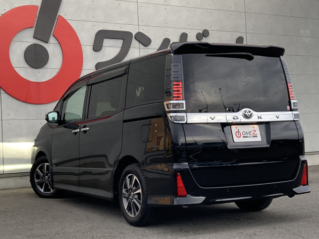 トヨタ ヴォクシー 2.0 ZS 煌Ⅲの中古車