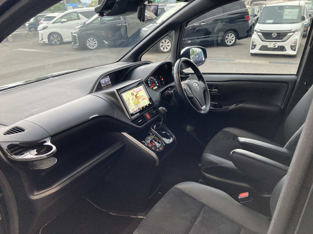 トヨタ ヴォクシー 2.0 ZS 煌Ⅲの中古車