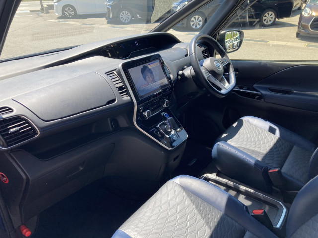 日産 セレナ 1.2 e-POWER AUTECH スポーツスペックの中古車