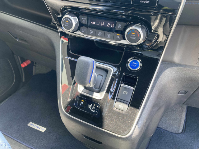 日産 セレナ 1.2 e-POWER AUTECH スポーツスペックの中古車