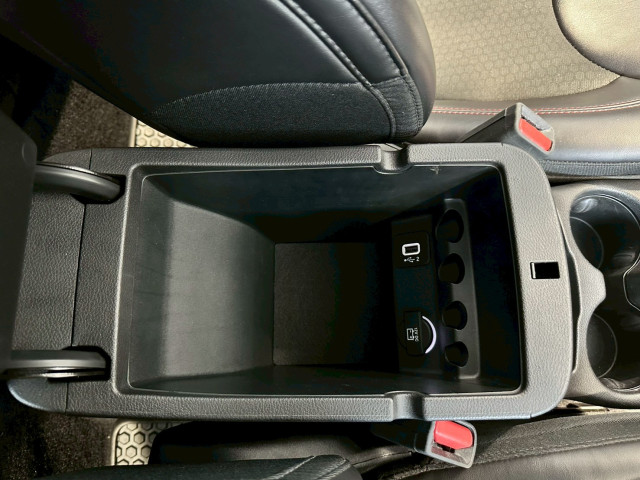 ジープ チェロキー トレイルホーク 4WDの中古車