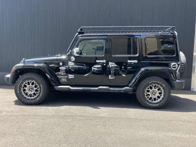 ジープ ラングラー アンリミテッド サハラ 4WDの中古車