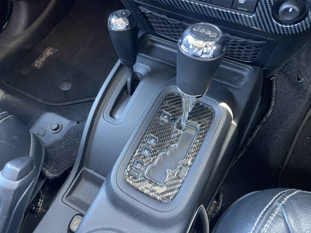 ジープ ラングラー アンリミテッド サハラ 4WDの中古車