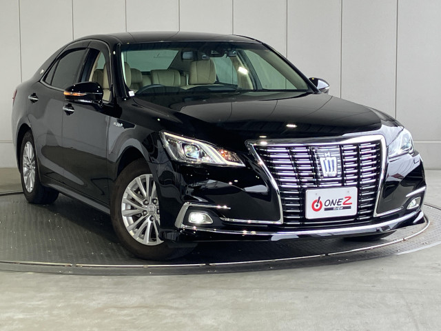 トヨタ クラウンロイヤルハイブリッド ハイブリッド 2.5 ロイヤルサルーンの中古車