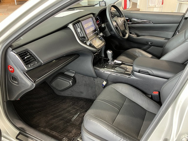 トヨタ クラウンアスリートハイブリッド ハイブリッド 2.5 Gの中古車