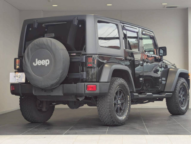 ジープ ラングラー アンリミテッド スポーツ 4WDの中古車
