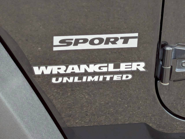 ジープ ラングラー アンリミテッド スポーツ 4WDの中古車