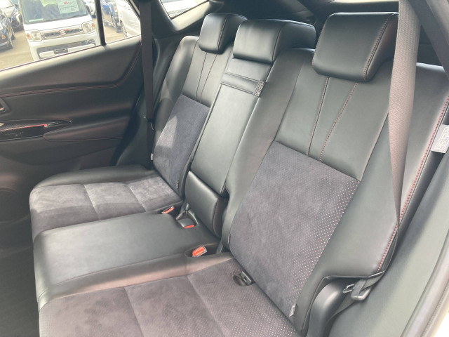 トヨタ ハリアー 2.0 ターボ プログレスの中古車