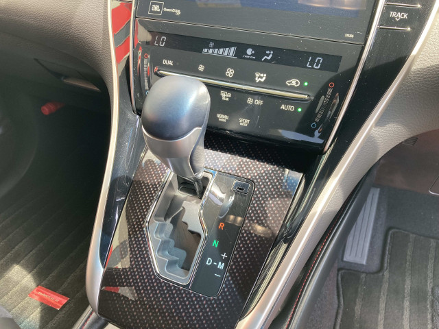トヨタ ハリアー 2.0 ターボ プログレスの中古車