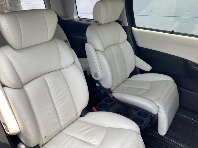 日産 エルグランド 3.5 350ハイウェイスター ホワイトレザー アーバンクロムの中古車