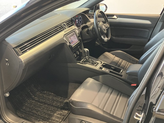 フォルクスワーゲン パサート 2.0TSI Rラインの中古車