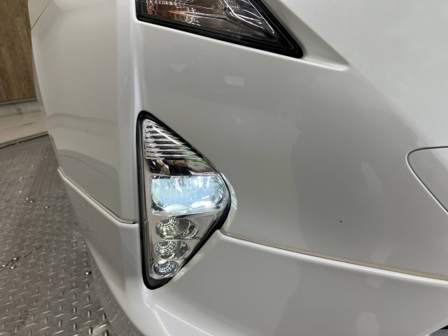 トヨタ プリウス 1.8 S ツーリングセレクションの中古車