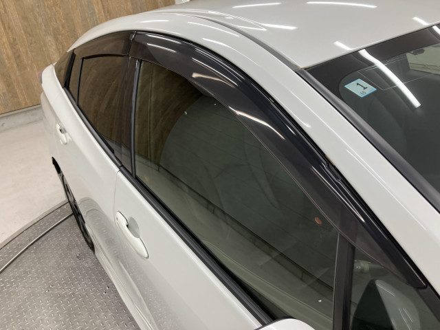トヨタ プリウス 1.8 S ツーリングセレクションの中古車