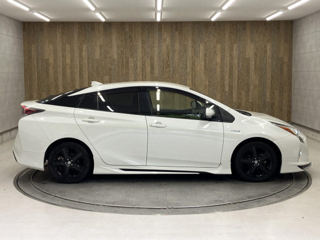 トヨタ プリウス 1.8 S ツーリングセレクションの中古車