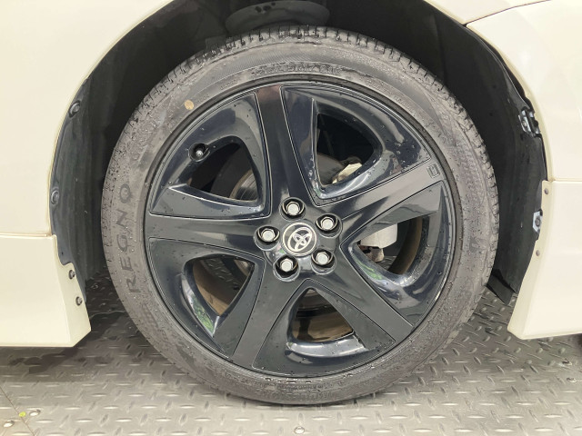 トヨタ プリウス 1.8 S ツーリングセレクションの中古車