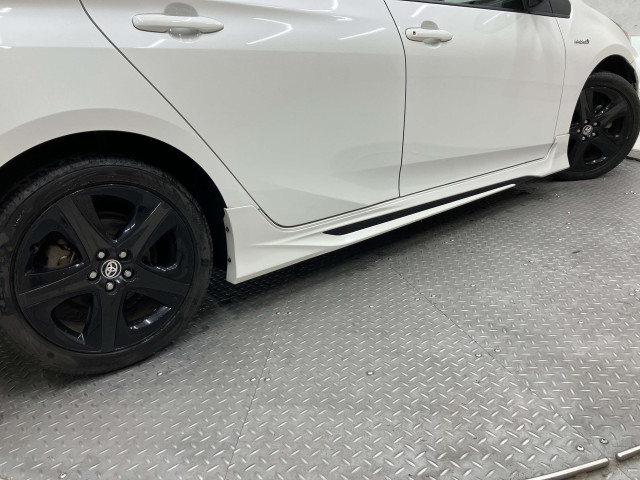 トヨタ プリウス 1.8 S ツーリングセレクションの中古車