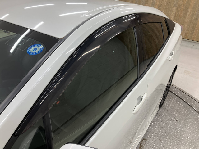 トヨタ プリウス 1.8 S ツーリングセレクションの中古車