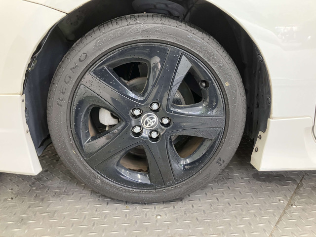 トヨタ プリウス 1.8 S ツーリングセレクションの中古車