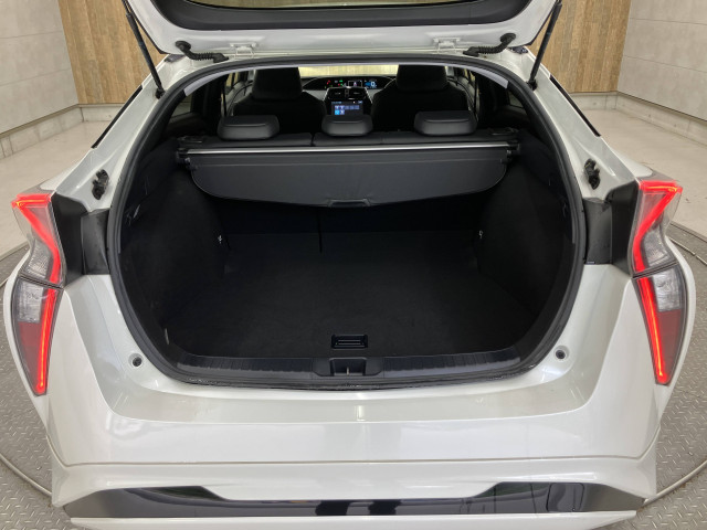 トヨタ プリウス 1.8 S ツーリングセレクションの中古車