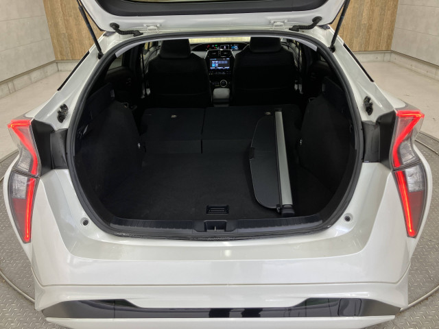 トヨタ プリウス 1.8 S ツーリングセレクションの中古車