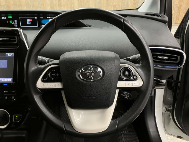 トヨタ プリウス 1.8 S ツーリングセレクションの中古車