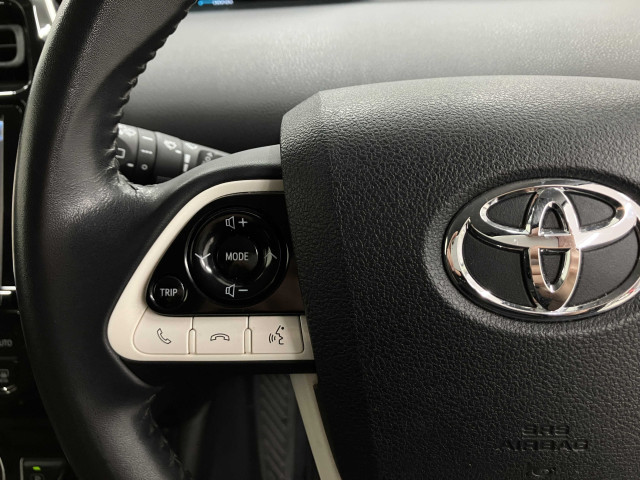 トヨタ プリウス 1.8 S ツーリングセレクションの中古車