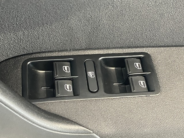 フォルクスワーゲン ポロ TSI ハイラインの中古車