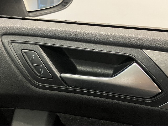 フォルクスワーゲン ゴルフトゥーラン TSI コンフォートラインの中古車