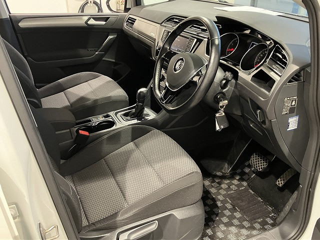 フォルクスワーゲン ゴルフトゥーラン TSI コンフォートラインの中古車