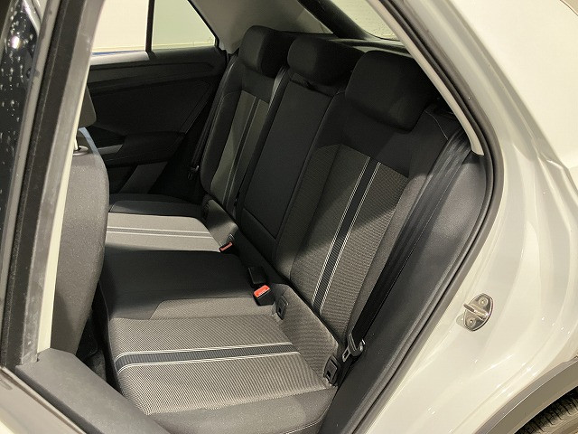 フォルクスワーゲン T-ROC TDI スタイル デザイン パッケージ ディーゼルターボの中古車